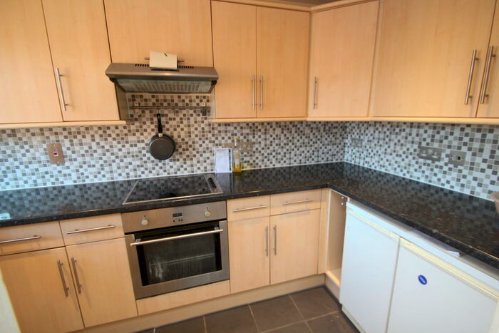 1 Bedroom Flat To Rent In Featherbed Lane, Selsdon, CR2