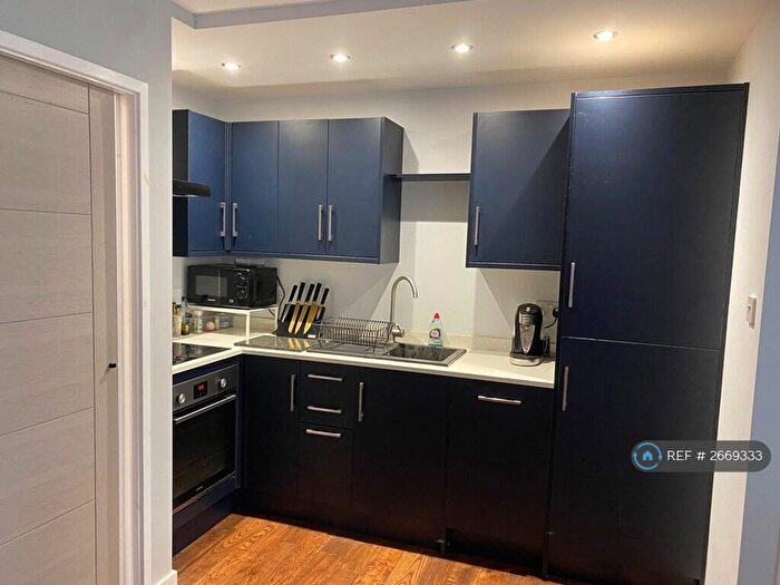 1 Bedroom Flat To Rent In Weare Court, Bristol, BS1