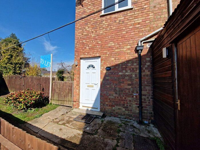 2 Bedroom Maisonette To Rent In High Street, Middleton Cheney, Oxon, OX17