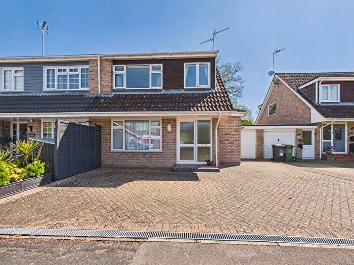 3 Bedroom Semi Detached House For Sale In Longbridge Road, Bramley, RG26