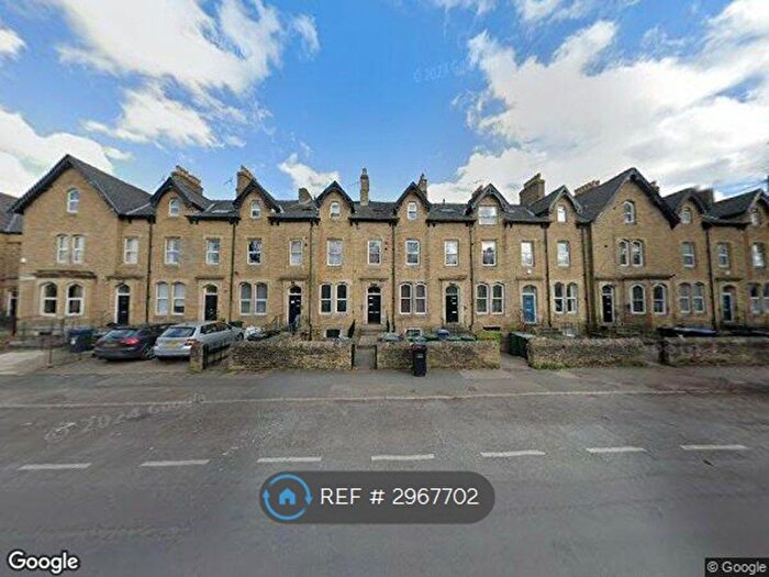 1 Bedroom Flat To Rent In Oakroyd Terrace, Bradford, BD8