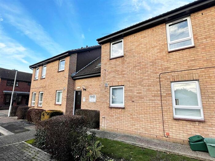 Studio For Sale In Mearns Place, Chelmer Village, Chelmsford, CM2