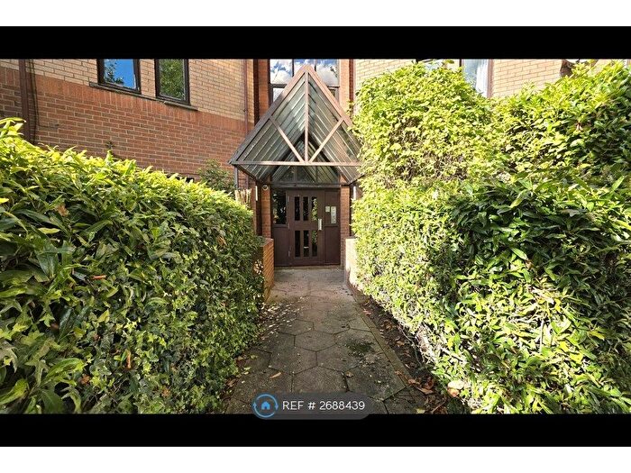 3 Bedroom Flat To Rent In Canting Way, Glasgow, G51