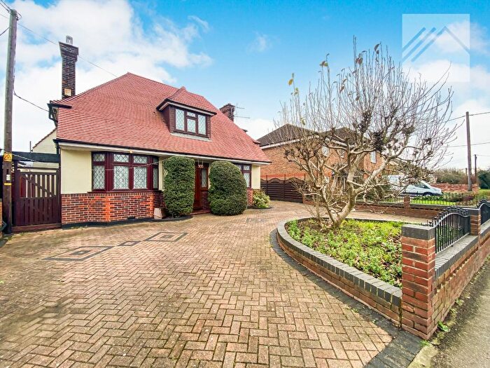 2 Bedroom Detached House To Rent In South Road, South Ockendon, RM15