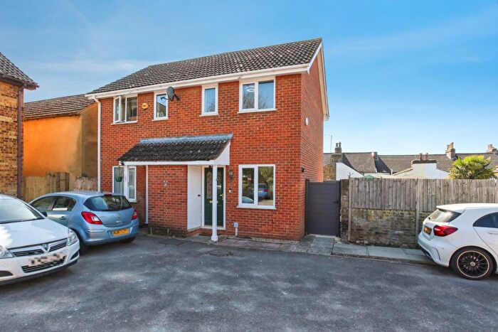 1 Bedroom Semi Detached House For Sale In Thurlestone Court, Perry Street, Maidstone, Kent, ME14