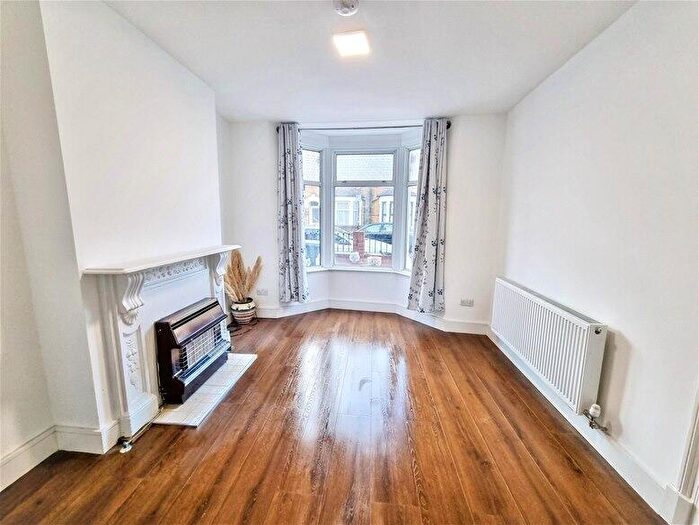 2 Bedroom House To Rent In Morley Road, Stratford, E15
