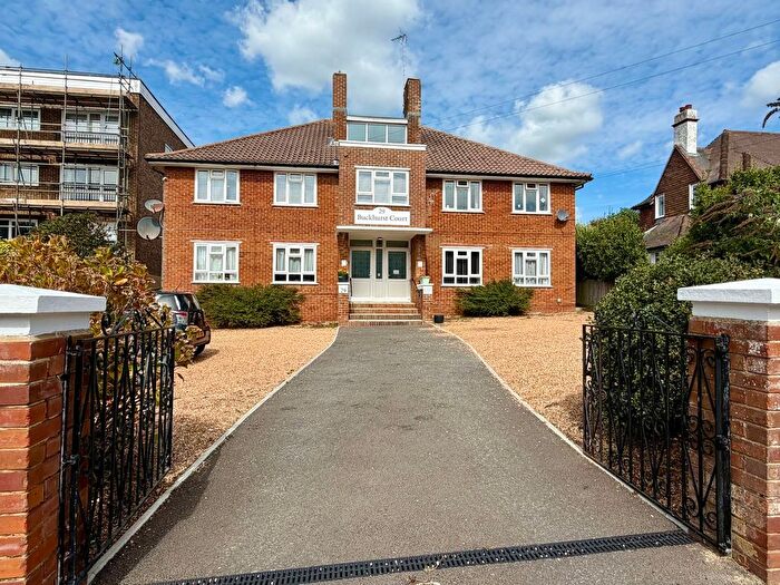 2 Bedroom Flat For Sale In Buckhurst Road, Bexhill-On-Sea, TN40