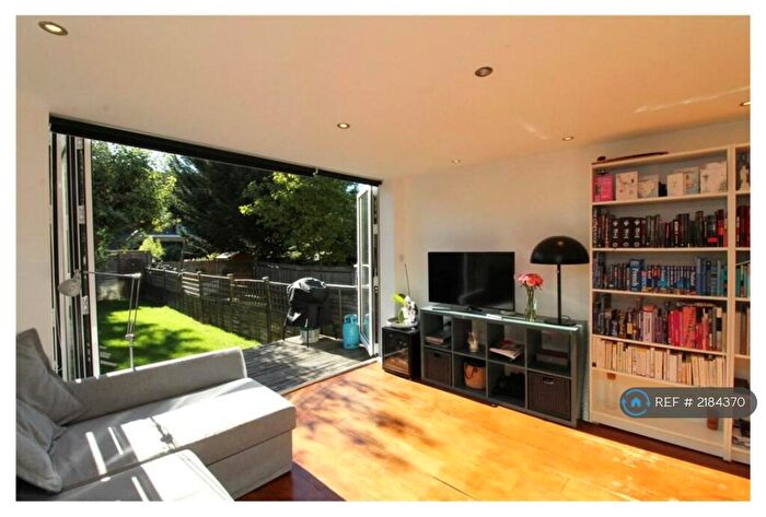 1 Bedroom Flat To Rent In Brownlow Road, London, N3
