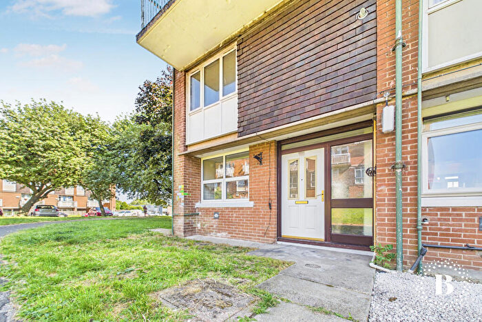 2 Bedroom Ground Maisonette To Rent In Batemoor Drive, Batemoor, Sheffield, S8