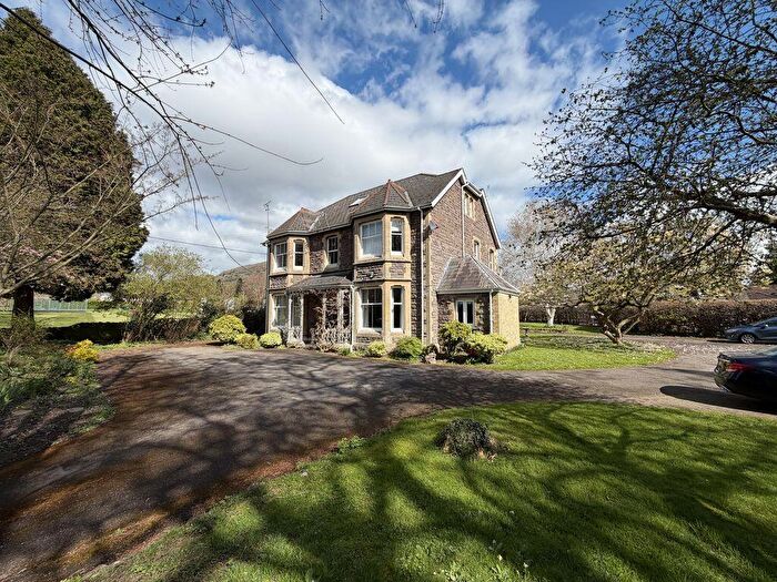 2 Bedroom Flat For Sale In Avenue Road, Abergavenny, NP7