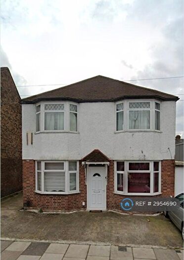 2 Bedroom Maisonette To Rent In Cavendish Road, London, N18