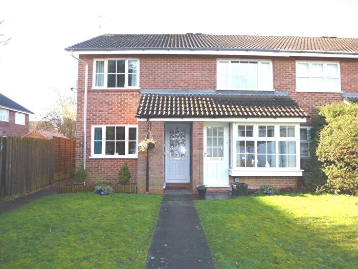 2 Bedroom Maisonette To Rent In Dunbar Drive, Woodley, Reading, Berkshire, RG5