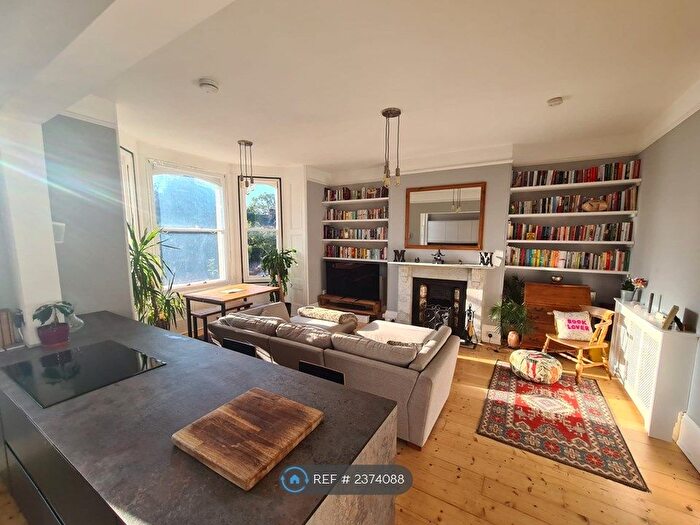 2 Bedroom Flat To Rent In Denmark Road, Exeter, EX1