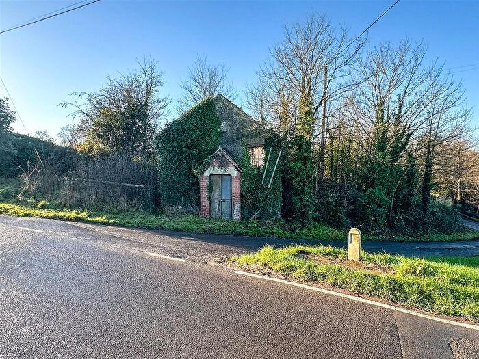 Town House For Sale In Brokenborough, Malmesbury, SN16