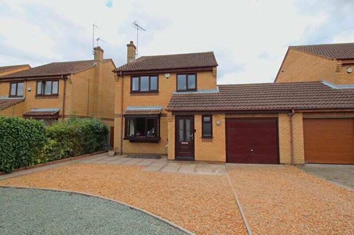 3 Bedroom Link Detached House For Sale In Grebe Close, Whittlesey, Cambs, PE7