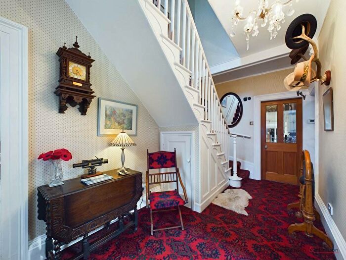 4 Bedroom House For Sale In Rise Road, Sigglesthorne, HU11