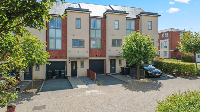 4 Bedroom Town House To Rent In Wellesley Corner, Northfleet, Gravesend, Kent, DA11