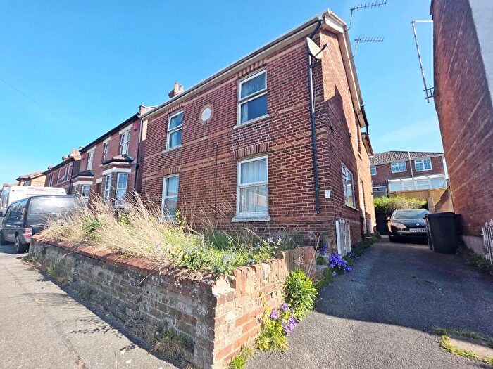 2 Bedroom Flat For Sale In Maple Road, Winton, Bournemouth, Dorset, BH9