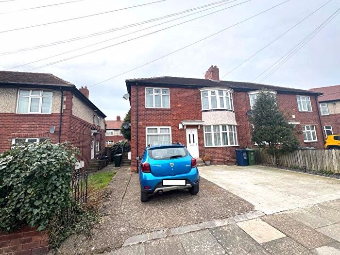 2 Bedroom Flat To Rent In Ferndene Grove, High Heaton, Newcastle Upon Tyne, NE7