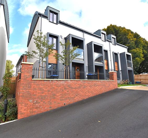 3 Bedroom Town House To Rent In Lime Avenue, Leamington Spa, CV32