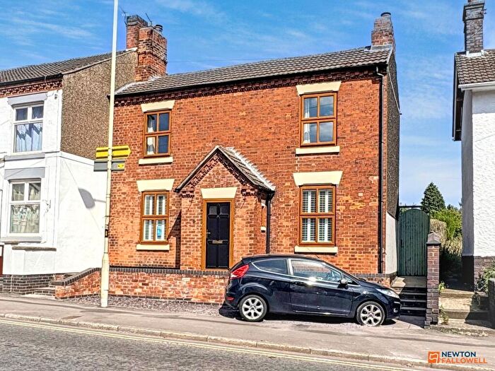 3 Bedroom End Of Terrace House For Sale In Central Road, Hugglescote, LE67