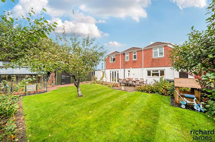 4 Bedroom Detached House For Sale In Pavenhill, Purton, Purton, SN5