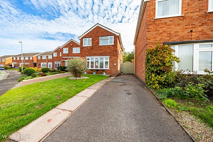 3 Bedroom Detached House For Sale In Marlow Road, Tamworth, Staffordshire, B77