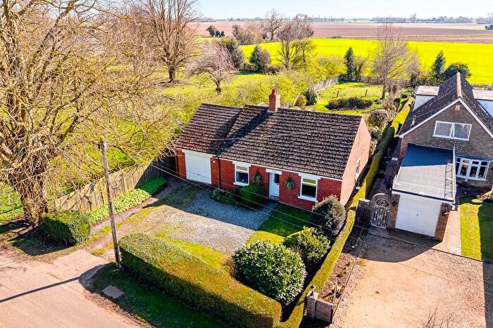 3 Bedroom Detached Bungalow For Sale In Middlegate Road, Frampton, PE20