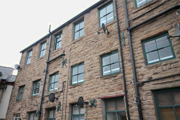 2 Bedroom Flat To Rent In Helm Mill, Padiham, BB12