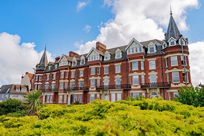 3 Bedroom Flat For Sale In Runton Road, Cromer, NR27