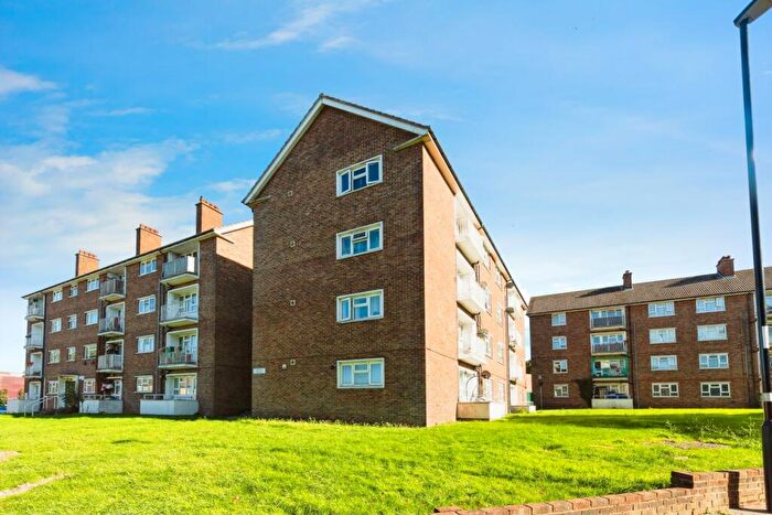 2 Bedroom Flat For Sale In Lodge Lane, New Addington, Croydon, CR0