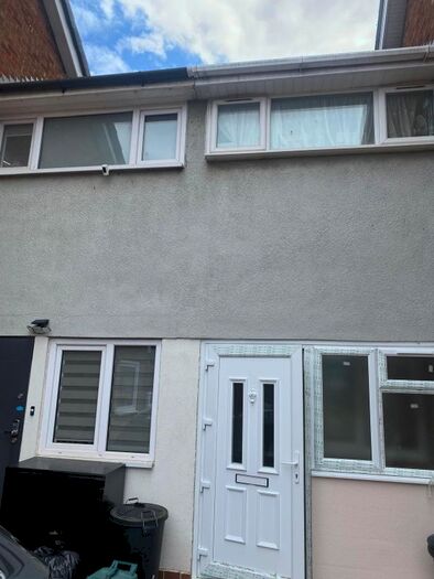 Studio To Rent In Scott Close, West Drayton, UB7
