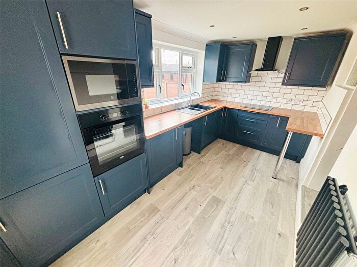 3 Bedroom Semi Detached House For Sale In Dunhill Road, Goole, East Yorkshire, DN14