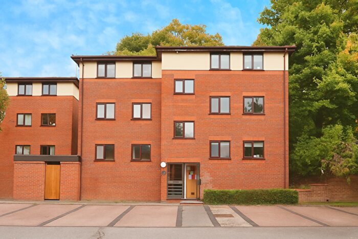 2 Bedroom Flat For Sale In London Road, High Wycombe, HP11