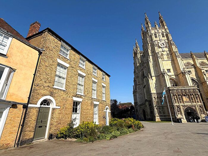 4 Bedroom Town House To Rent In The Precincts, Canterbury, CT1