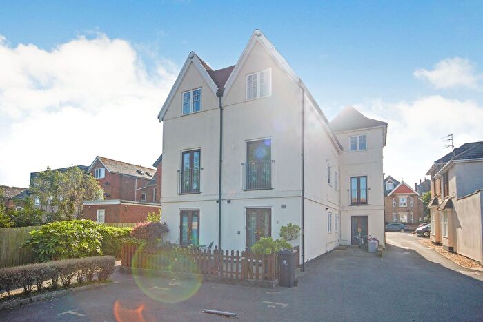 2 Bedroom Flat To Rent In A Glendinning Avenue, Weymouth, DT4