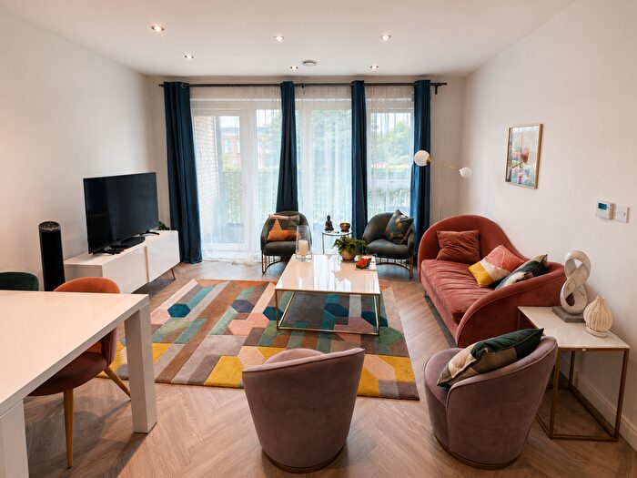 2 Bedroom Flat To Rent In Westmoreland Road, London, NW9