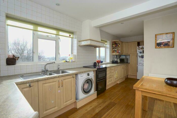 4 Bedroom House To Rent In Newstead Avenue, Orpington, BR6