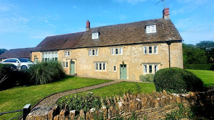 4 Bedroom Detached House For Sale In Thingley, Corsham, SN13