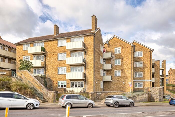 2 Bedroom Flat For Sale In Margate Road, Ramsgate, Kent, CT11