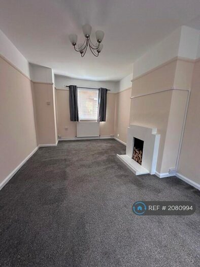 3 Bedroom Semi-Detached House To Rent In Hillcrest, Bristol, BS39