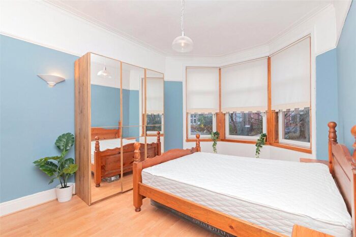 2 Bedroom Apartment To Rent In Bellwood Street, Glasgow, G41