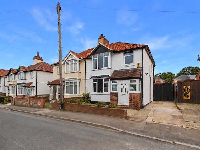 3 Bedroom Semi Detached House For Sale In Kitchener Avenue, Linden, Gloucester, GL1