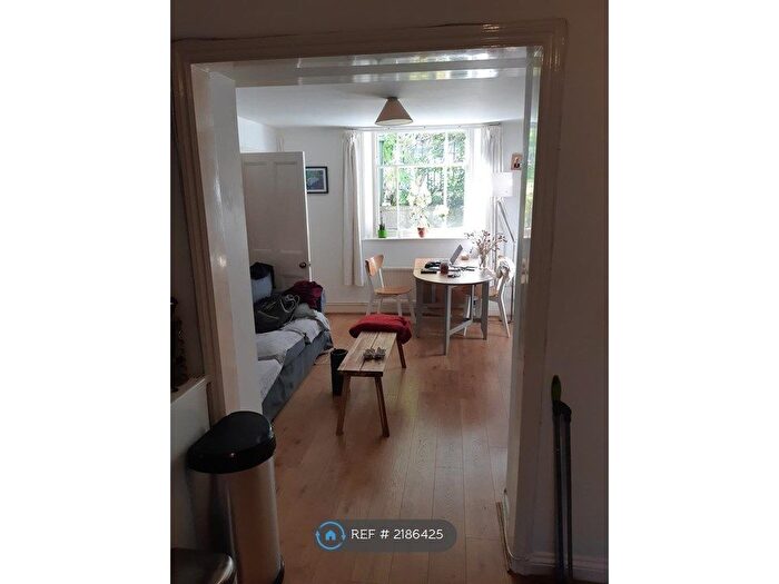1 Bedroom Flat To Rent In Oval, London, SE11