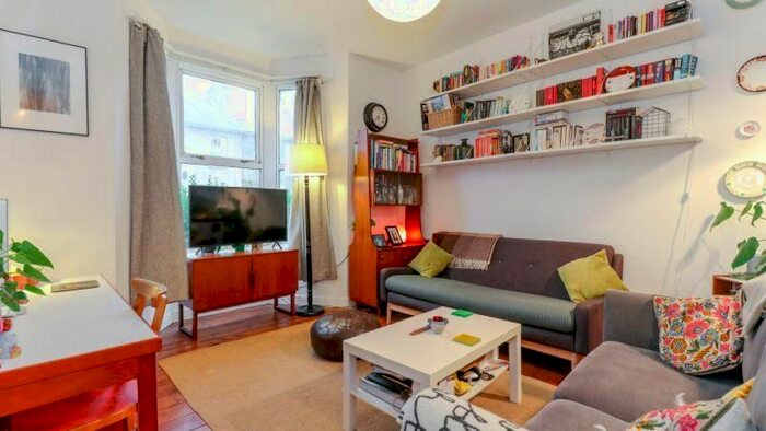 1 Bedroom Flat To Rent In Water Lane, London, E15