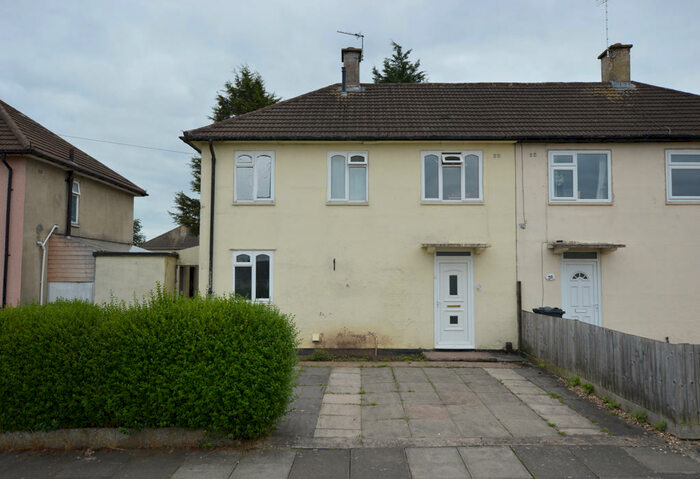 3 Bedroom Semi-Detached House To Rent In Pawley Gardens, Leicester, LE2