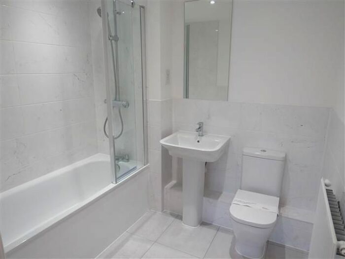 2 Bedroom Flat To Rent In Charlbury Road, Crawley, RH10