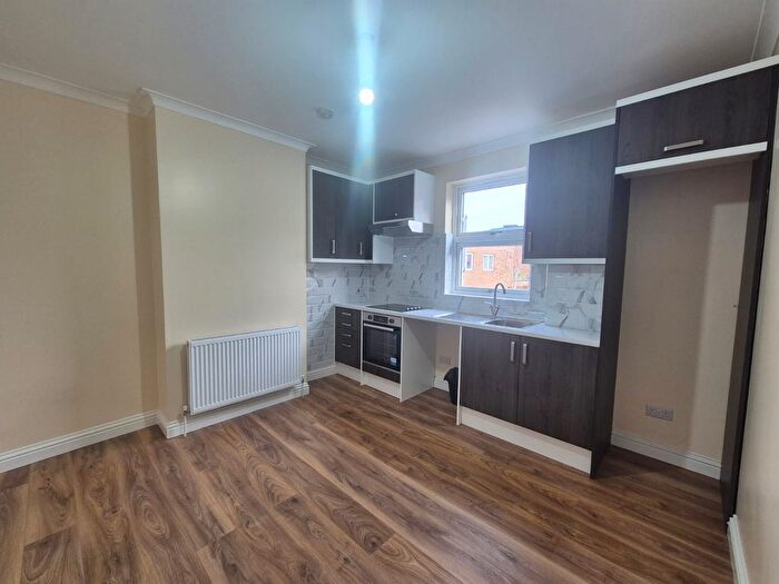 3 Bedroom Flat To Rent In Beulah Avenue, Beulah Road, Thornton Heath, CR7