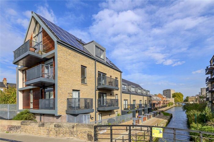 1 Bedroom Flat To Rent In Pound Path, London, E3