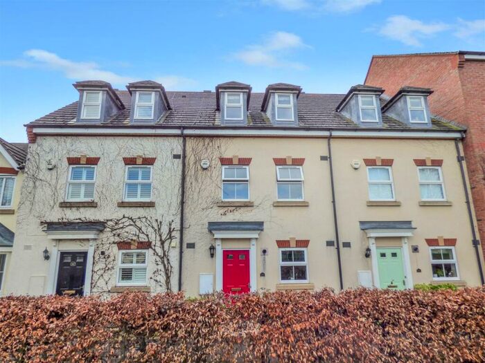 3 Bedroom Town House To Rent In Railway Crescent, Shipston-on-Stour, CV36
